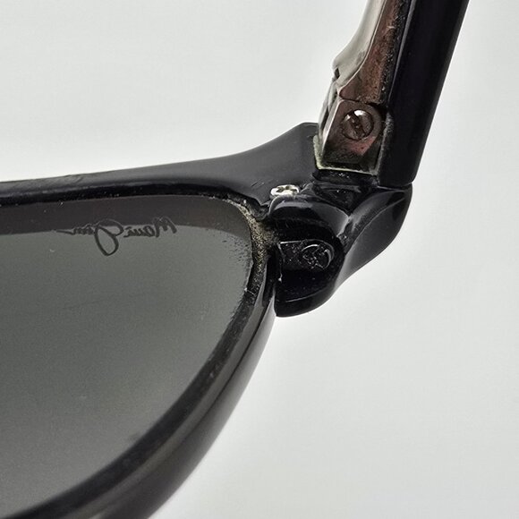 Maui Jim MJ-257-17C Kawika Black Frame Polarized Gray Gradient Lens Sunglasses - Picture 11 of 16